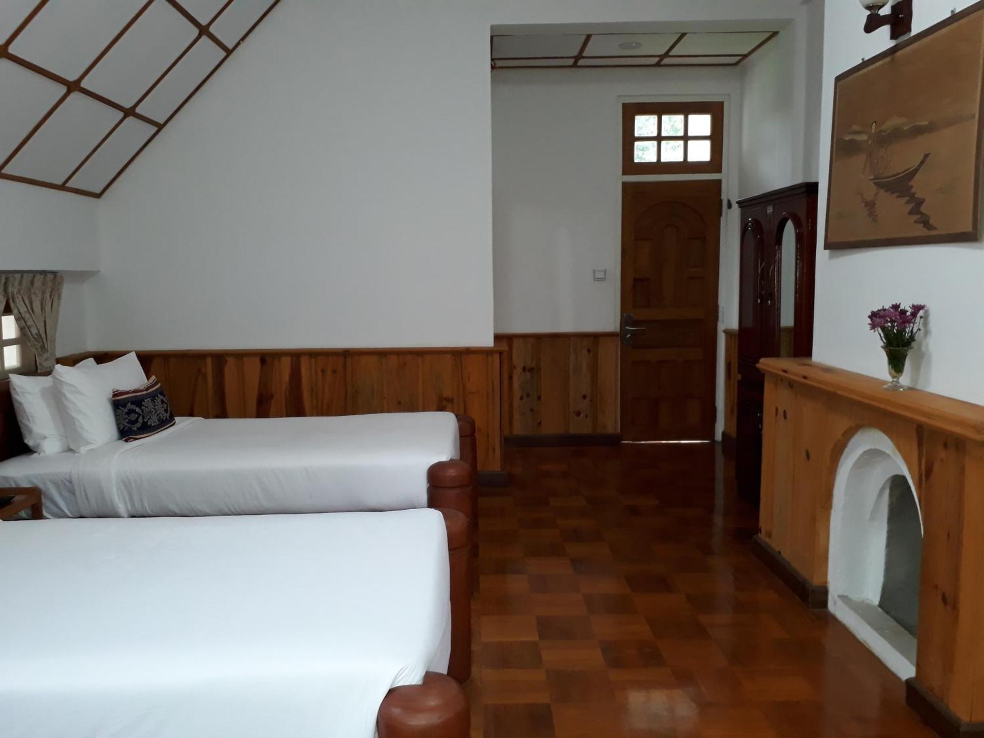 ฮิลลอค วิลลา Bed & Breakfast กาลอว์ ห้อง รูปภาพ